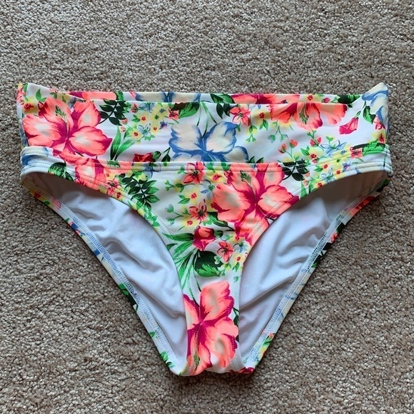 Victoria’s Secret floral bikini bottom - Picture 1 of 3